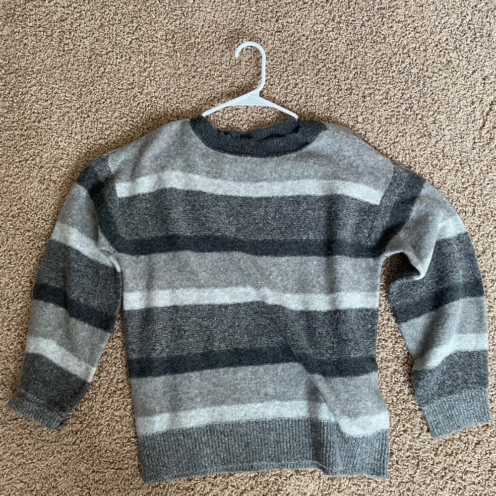 Grey sweater! Never worn.